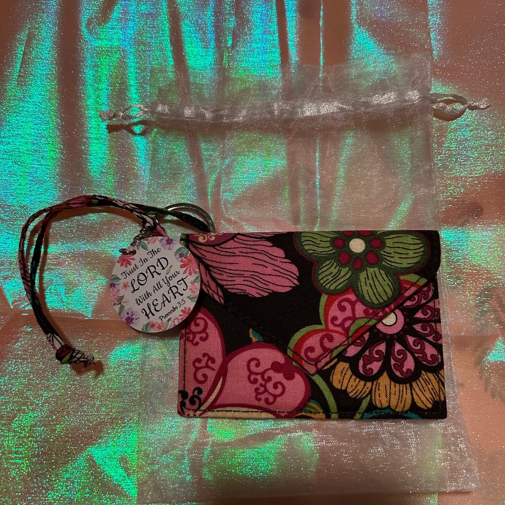 EUC Vera Bradley Small Floral Wristlet Pouch & Bag Charm - Picture 2 of 8
